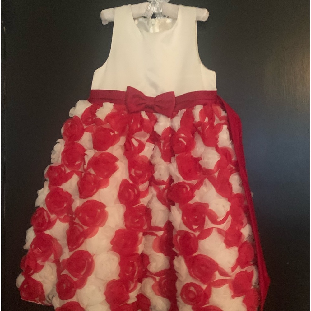 Valentines Dress Size 6 girls.